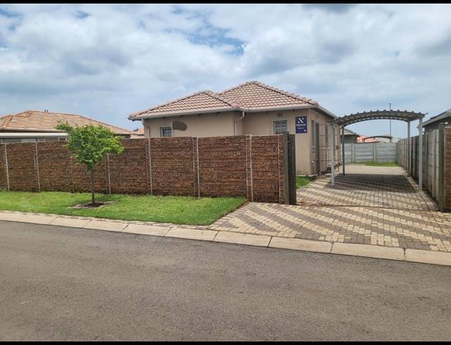3 BEDROOM HOUSE FOR SALE IN SKY CITY